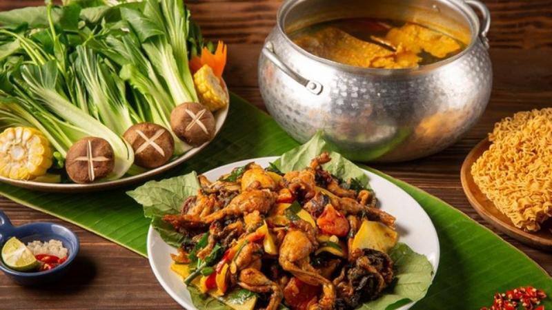 Lẩu ếch măng cay