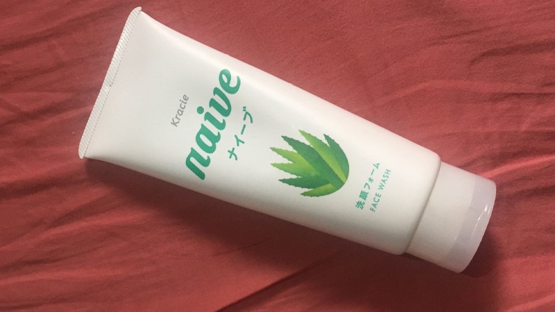 Sữa rửa mặt trà xanh Naive