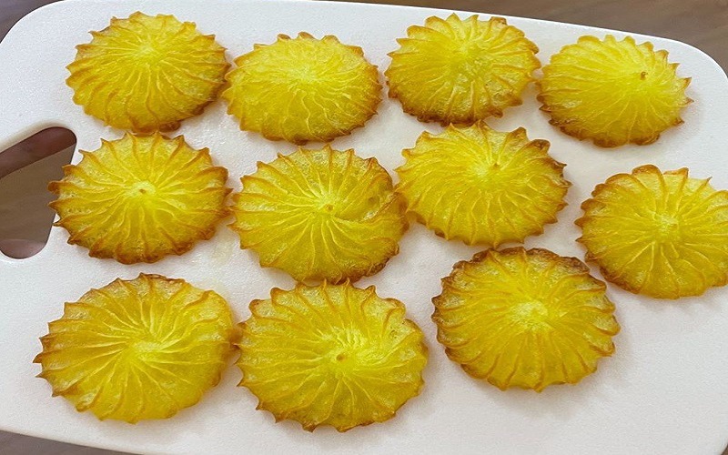 Tự làm snack khoai tây bằng lò nướng thơm lừng, cực dễ làm